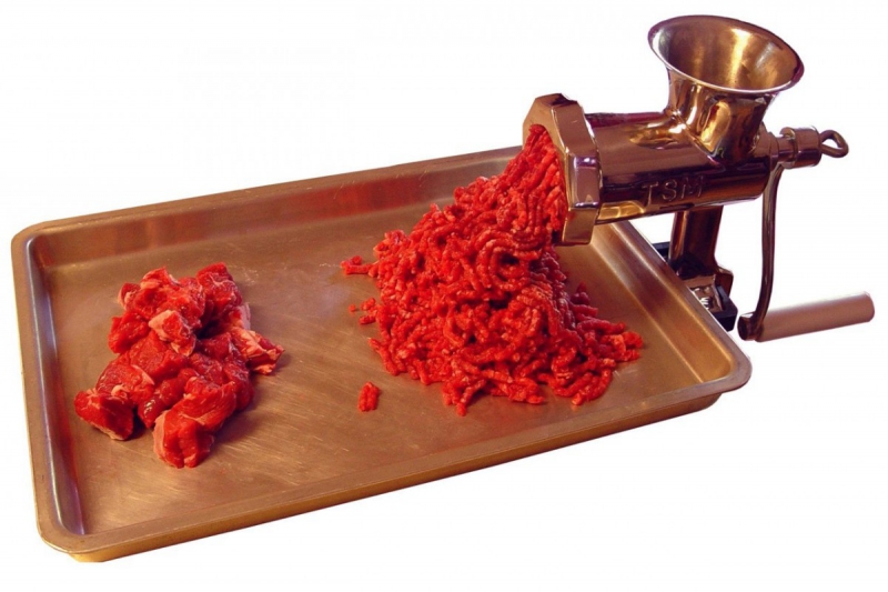 boucherie-CHATEAUDOUBLE-min_meat_grinder_meat_mincer_kitchen_appliance_grinder_mincer_hamburger_food_preperation_butcher_shop_tool-1158997